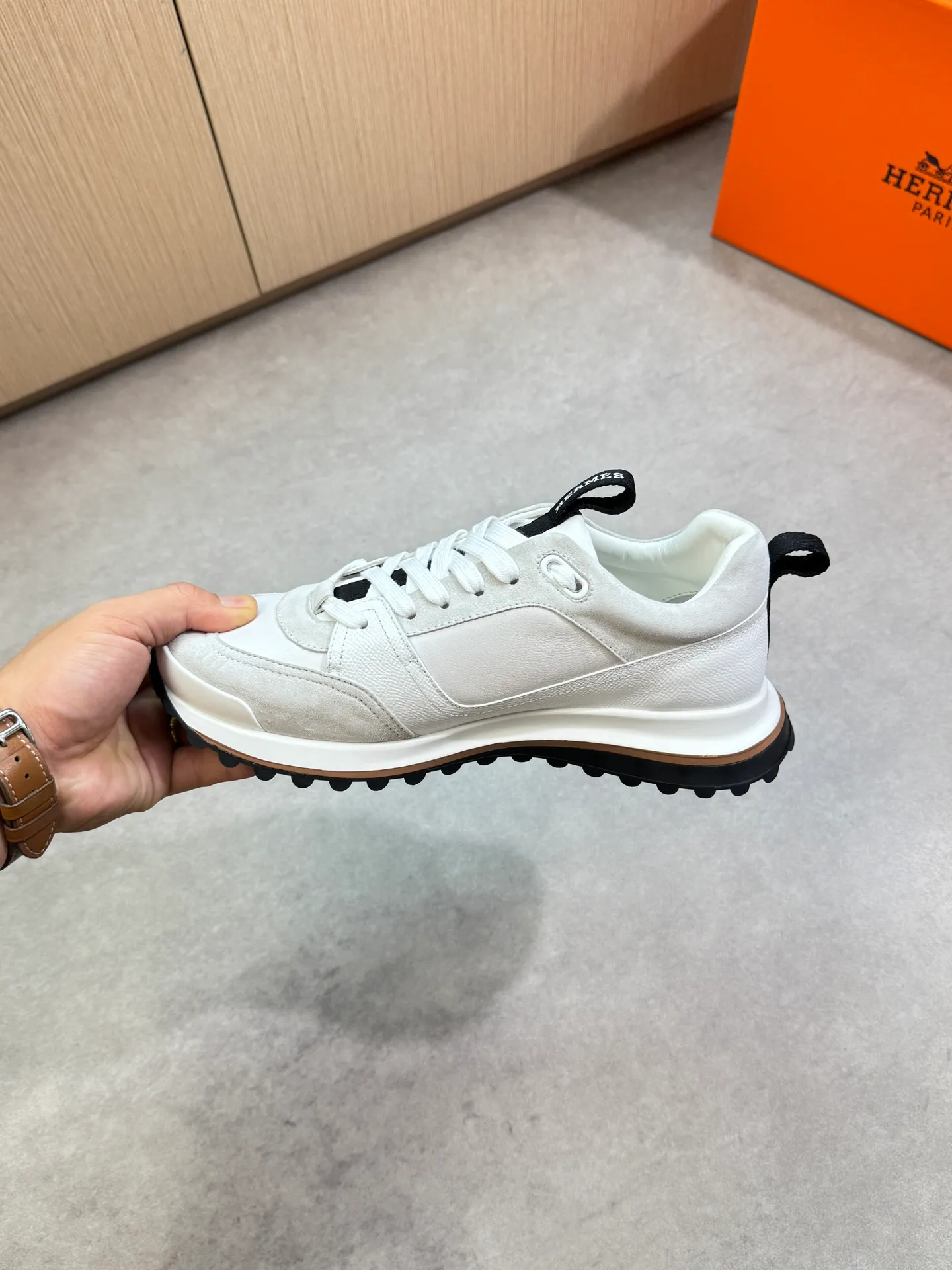 Men's shoes 💰740 [HERMES] Hermès - High-end quality original single casual sports shoes - Upper: 🔝 Nappa calfskin, palm-print cowhide, suede sheepskin leather, tongue. Heel. Brand logo webbing - Lining: brand canvas, foot pad; water-dyed cowhide - Outsole: ultra-light T men's shoes 💰U foam rubber; two-color molded outsole -Ultra-high quality control·Fine workmanship: highlighted (high-end·nobility·grade) -Size: 39-44 (38, 45, can be customized)·0118